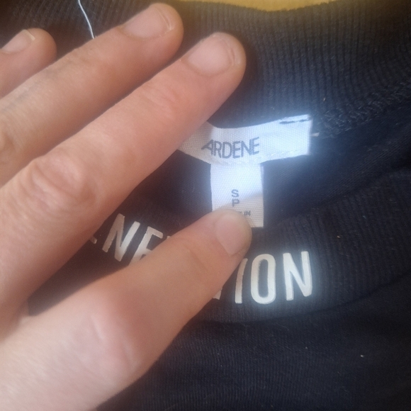 Ardene - Future Generation Black Crop-Top - Picture 3 of 4